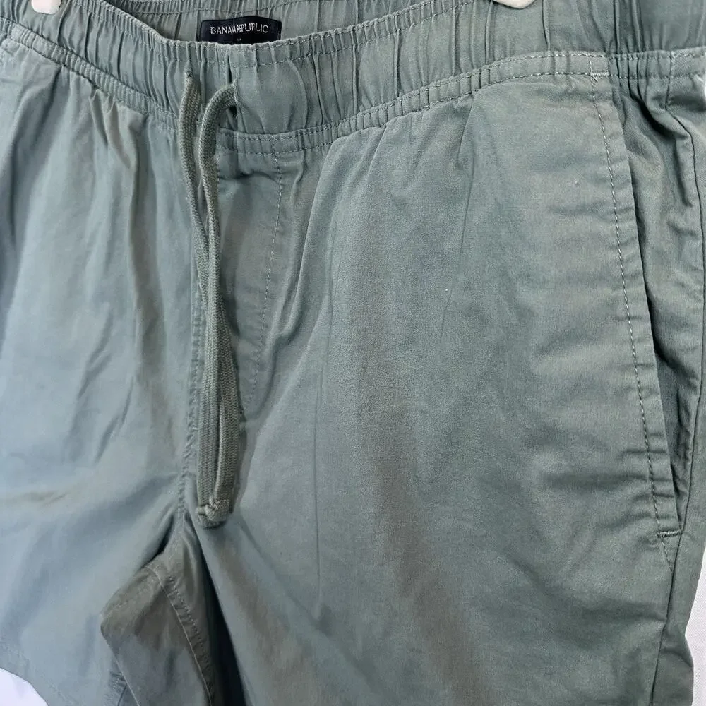 Banana Republic Men’s Olive Green Drawstring Shorts Size M Casual 8” Inseam
